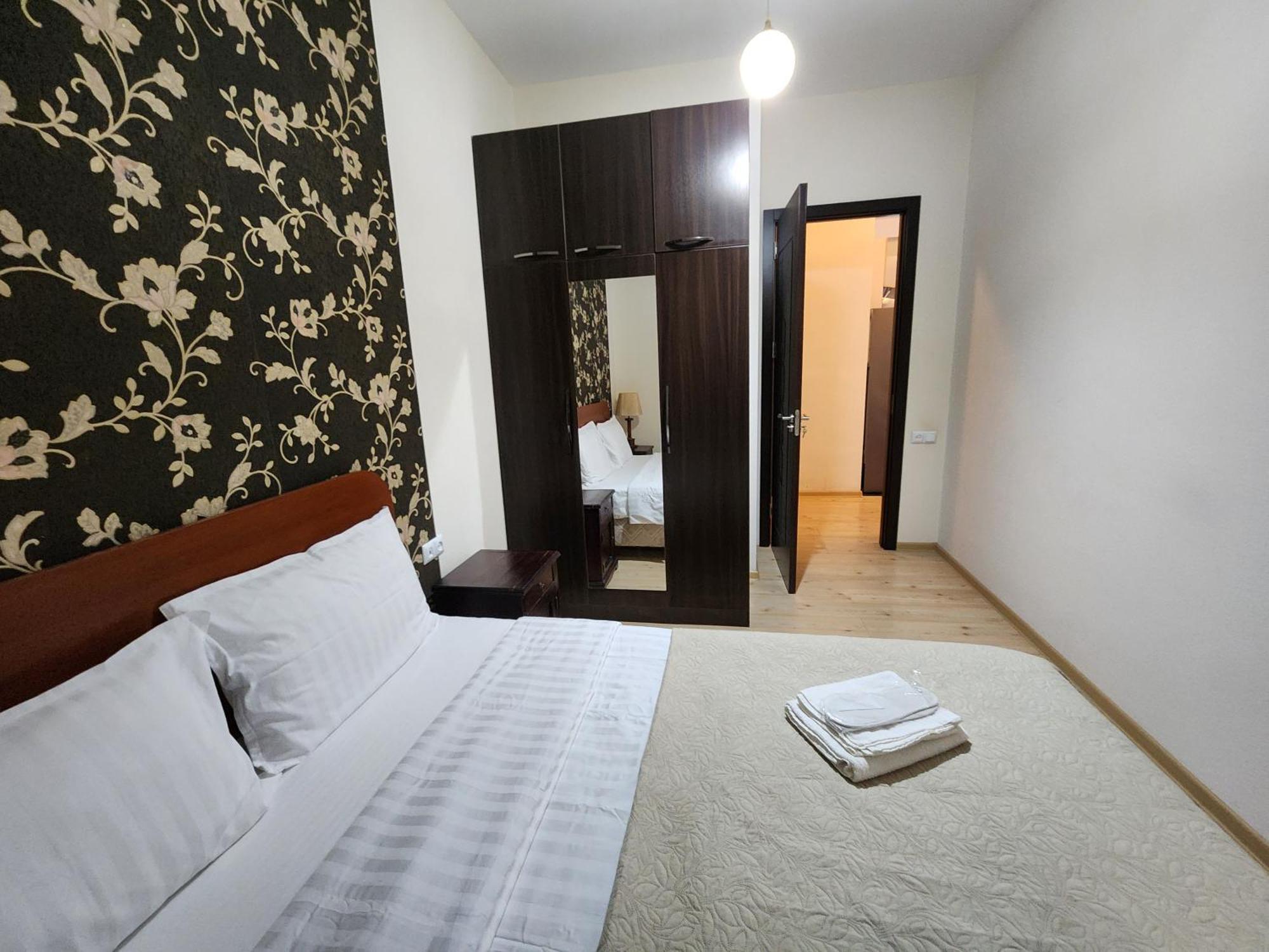 Vake-Saburtalo Hillside Apartment Тбилиси Екстериор снимка